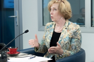 УДГМ: не все ожидающиеся в Латвии 250 мигрантов получат статус беженцев