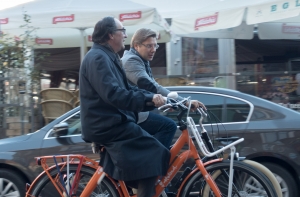 Ушаков и посол Нидерландов прокатились по Риге на велосипедах (ФОТО,ВИДЕО)