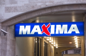 Латвийцы активно покупали цветы к Дню знаний в магазинах Maxima