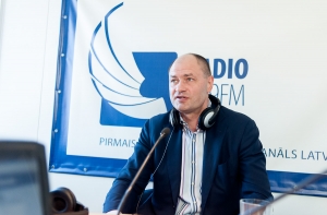 Депутат: бизнесмены просят прислать им беженцев (АУДИО,ВИДЕО)