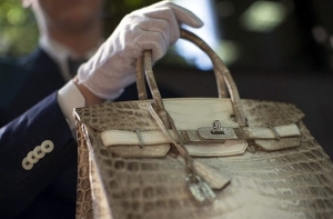 Сумки Birkin переименуют из-за скандала с мертвыми крокодилами