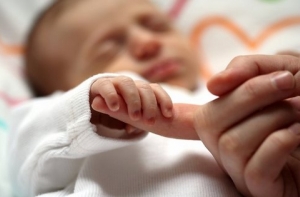 Екабпилс: избившим грудного ребенка родителям грозят реальные сроки