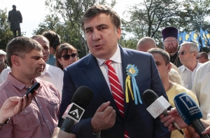 На сайте Порошенко собирают подписи за назначение Саакашвили премьером