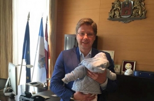 Ушаков на себе проверит, насколько просто попасть в детский сад