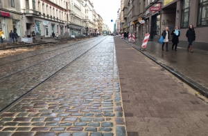 Хулиганы разрушили экспозицию «Люди Майдана» в центре Риги (ФОТО)
