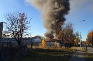 На улице Маза Ренцену загорелся сарай (ФОТО)