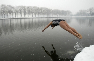 Латвийские моржи открыли юбилейный сезон (АУДИО)