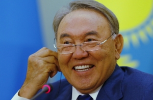 Президент Казахстана отказал миллиардеру в селфи (ВИДЕО)