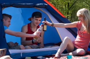 На улице найдена 15-летняя девочка в сильном алкогольном опьянении