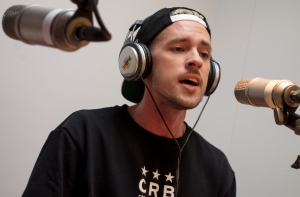 Латвийский музыкант отменил выступление из-за крушения российского лайнера