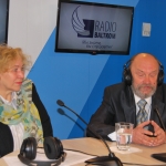 Правозащитники: на натурализацию неграждан надо 250 лет (ВИДЕО)