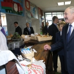 Спецкор Baltkom в Белоруссии: людей заманивали дешевой едой