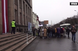На пикете у Кабмина потребовали отказаться от принятия беженцев (ФОТО,ВИДЕО)
