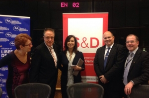 Журналист: конференция в Брюсселе заинтересовала политиков из-за слова «russians»