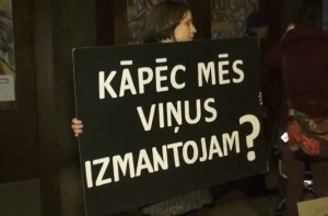 Из-за терактов в Париже отменены пикеты в защиту животных у Рижского цирка