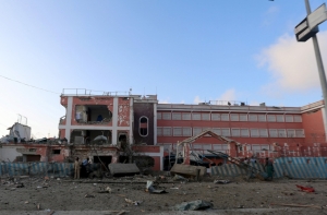 Сомали: более 15 убитых после нападения на гостиницу