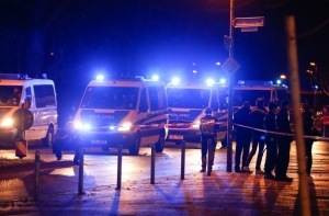 СМИ: полиция обнаружила бомбу в одном из автомобилей у стадиона в Ганновере