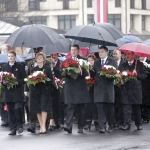 У памятника Свободы состоялась церемония возложения цветов (ФОТО)