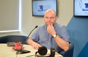 Политолог: министры для общества - враги