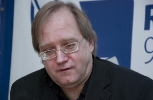 Лингвист: реклама только на госязыке не поможет интеграции (АУДИО)