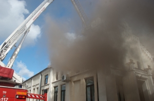 Из-за пожара в пансионате «Ропажи» эвакуировано более 40 человек