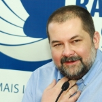 «Зеленая лампа»: писатель Сергей Лукьяненко передал привет Ксюше