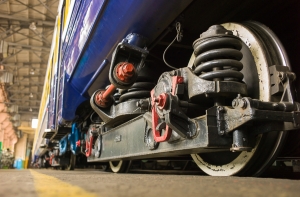 В столкновении поезда и машины тяжело пострадали две женщины (АУДИО)