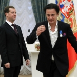 Медведев поздравил актера Олега Меньшикова с юбилеем