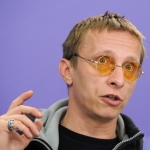 Актер Иван Охлобыстин снова станет священником