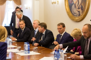 Партии правящей коалиции не афишируют своих намерений