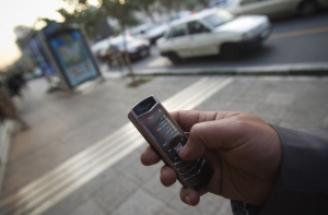 Смартфоны Vertu стали деревянными
