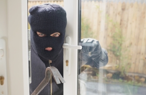 Полиция призывает жителей не пускать к себе домой незнакомцев