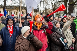 Более 50 тысяч человек в Польше протестуют против нового правительства (ФОТО)