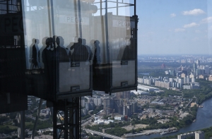 На башне Sky Tower во Флориде застряли десятки людей