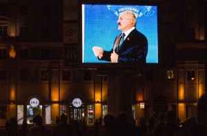 Латвия призовет Лукашенко к укреплению демократии и прав человека