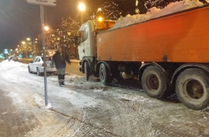 Вывоз снега из Риги: в столице ограничат парковку транспорта