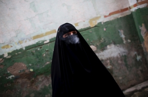 Юрист: вместе с паранджой придется запретить и мотоциклетный шлем (АУДИО)