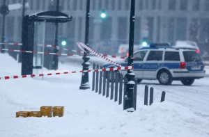 Полиция оцепила здание офиса Ангелы Меркель (ФОТО)