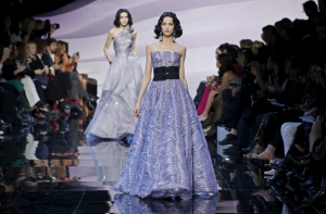 Высокая мода в Париже: дымка Armani и Гальяно для Maison Margiela (ФОТО)