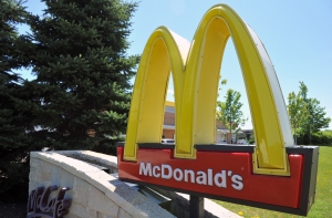 Самый большой ресторан McDonald’s в мире закрылся в США (ФОТО)