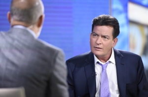 Чарли Шин прервал лечение от ВИЧ