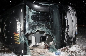 Автобус Рига-Санкт-Петербург попал в аварию, 13 пострадавших (АУДИО)