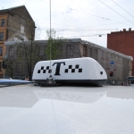 Источник: черный «Линкольн» в Риге устроил «охоту» на таксистов