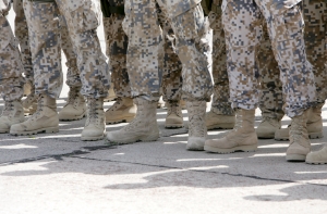 Латвийского резервиста оштрафовали за «прогул» учений из-за родов жены