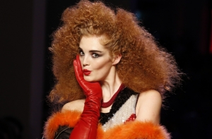 Высокая мода в Париже: королевы панка Gaultier и нежная свобода Valentino (ФОТО)