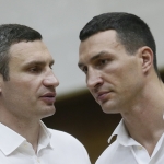 Кличко-старший советовал брату закончить боксерскую карьеру