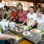 Эксперт: школьному обеду ученики предпочитают шоколадку (АУДИО)