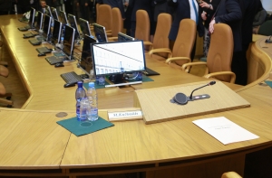 Депутатам предлагают компенсировать расходы за «просиженные штаны»