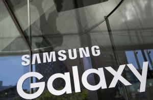 Samsung показала Galaxy S7 за неделю до анонса (ВИДЕО)