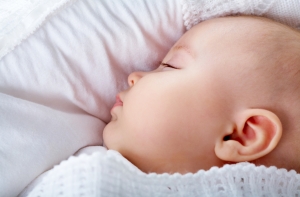 Двое малышей в Риге пострадали от насилия